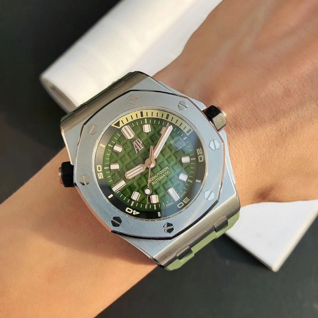 Audemars Piguet AP Audemars Piguet Royal Oak Offshore Men's Sports Watch Heather Green Audemars Piguet AP Audemars Piguet Royal Oak Offshore Men's Sports Watch Heather Green - Image 1