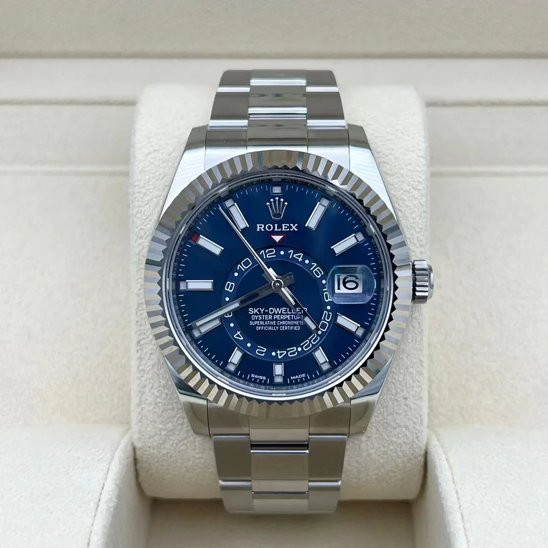 Skydweller 42mm watch Skydweller 42mm watch - Image 1