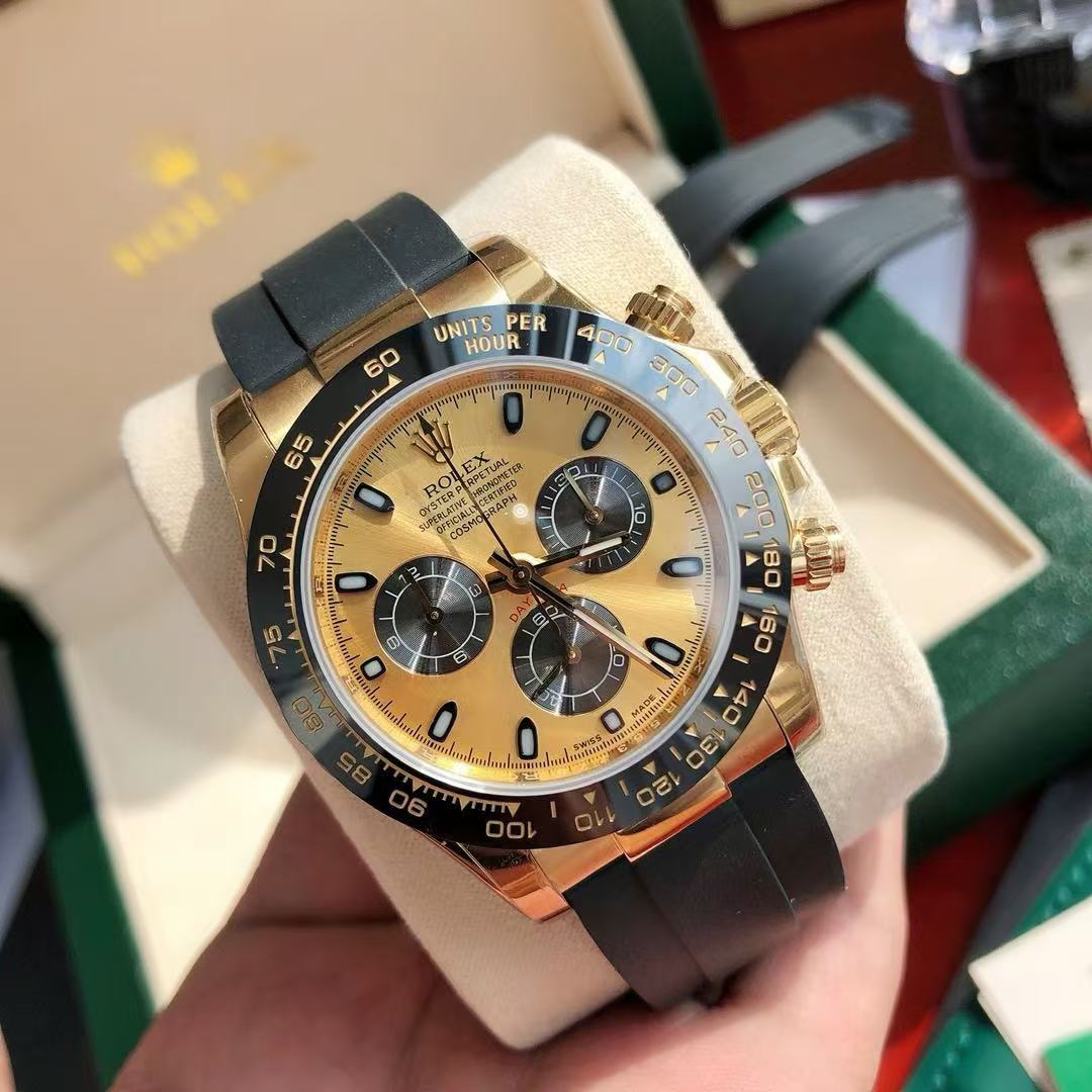Daytona 40mm watch, gold dial, gold case, rubber strap Daytona 40mm watch, gold dial, gold case, rubber strap - Image 1